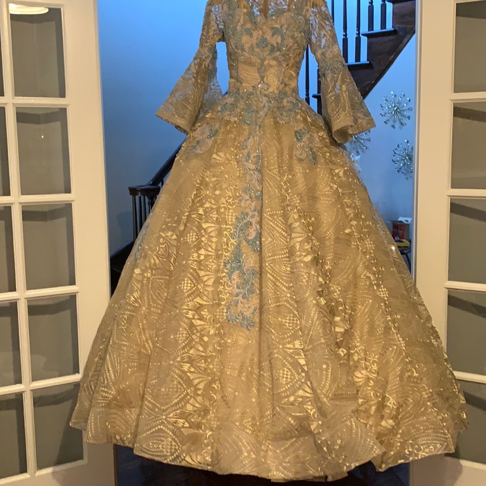 Dress gown